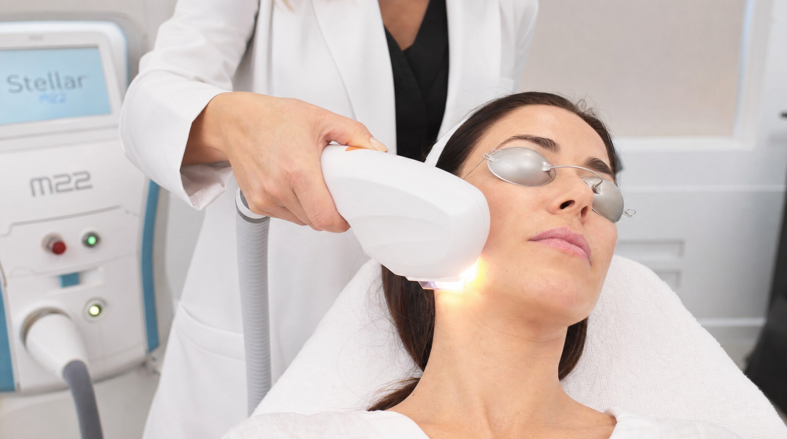 Pulsed Dye Laser vs IPL for Rosacea Redness: Clinical Comparison
